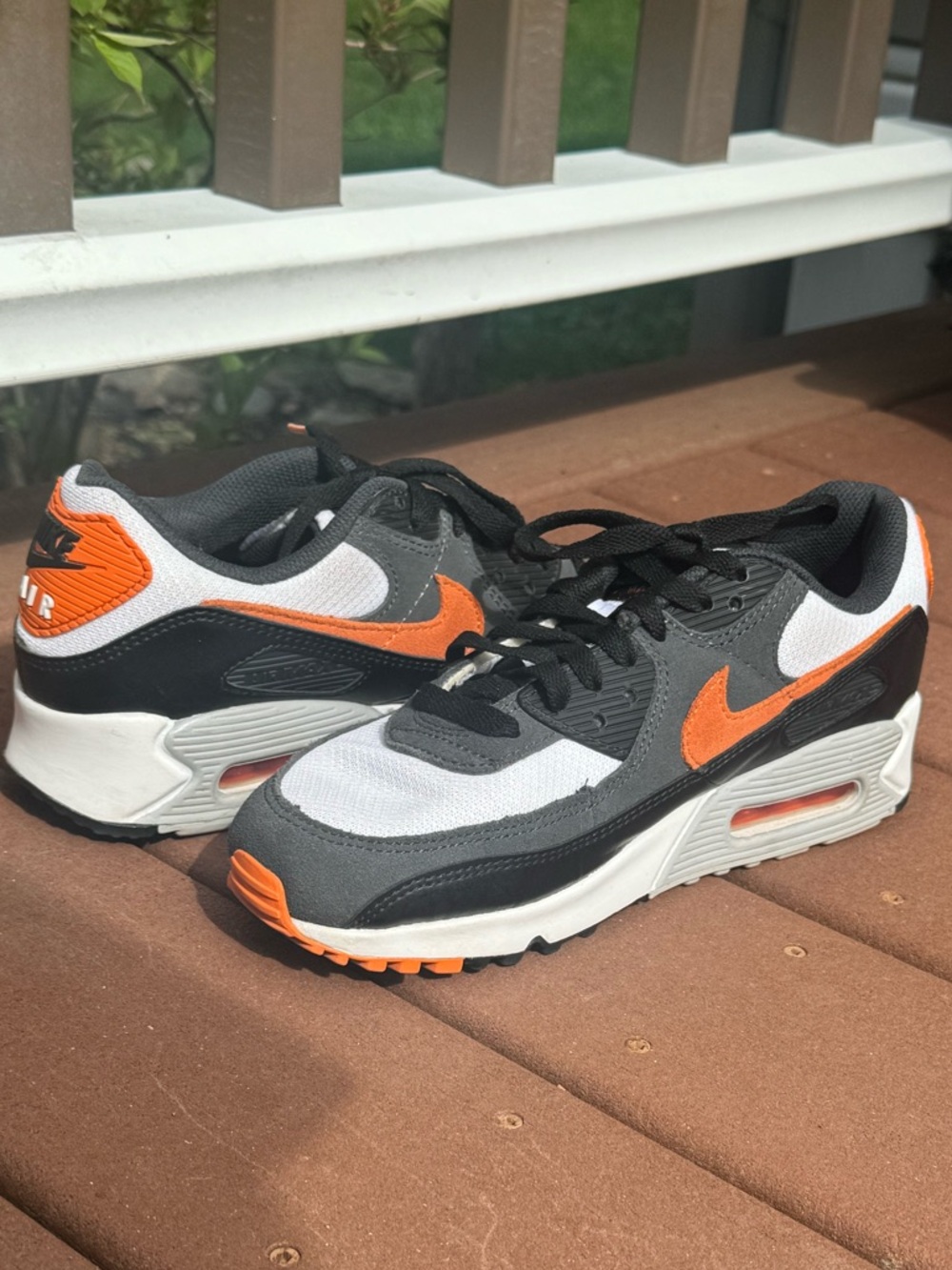 Men’s Nike Air Max 90 (Size 8)
White/Starfish/Black